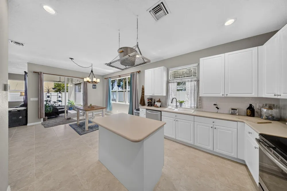 9895 E Verona Circle Vero Beach, FL 32966