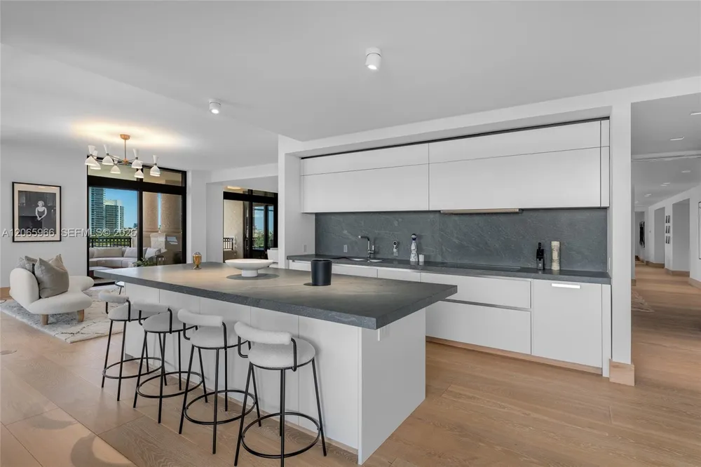 7061 Fisher Island Dr #7061 Miami Beach, FL 33109