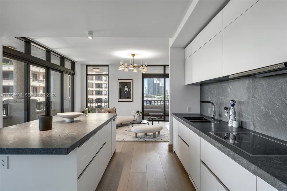 7061 Fisher Island Dr #7061 Miami Beach, FL 33109