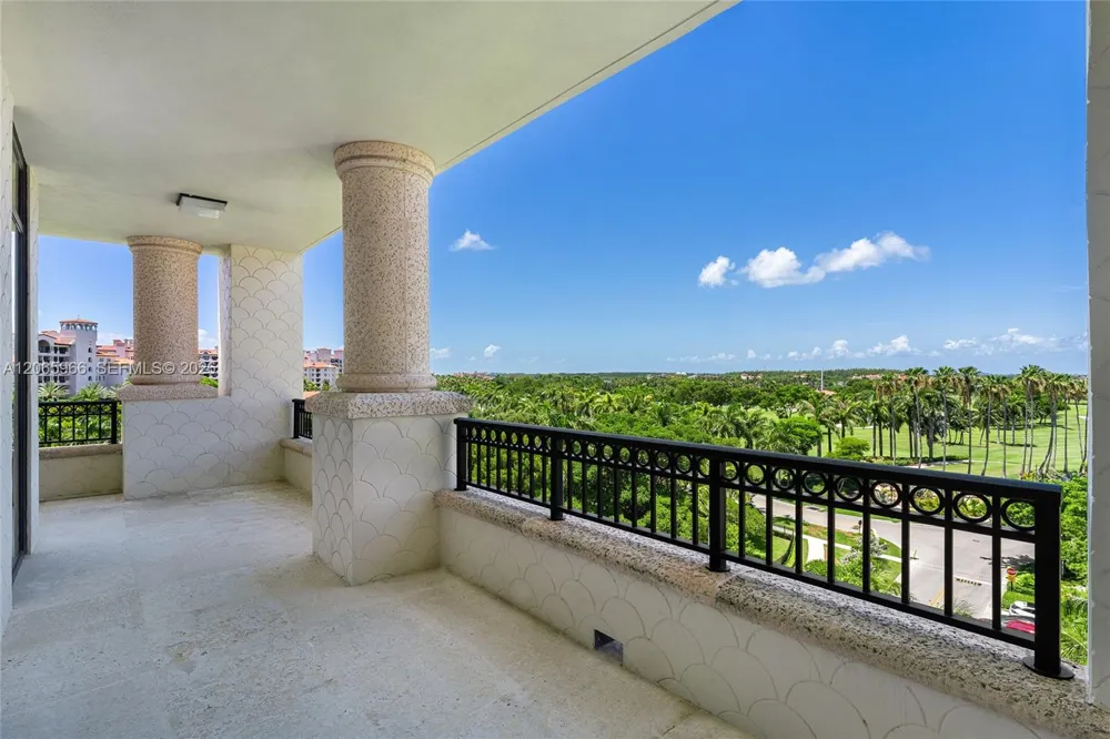 7061 Fisher Island Dr #7061 Miami Beach, FL 33109