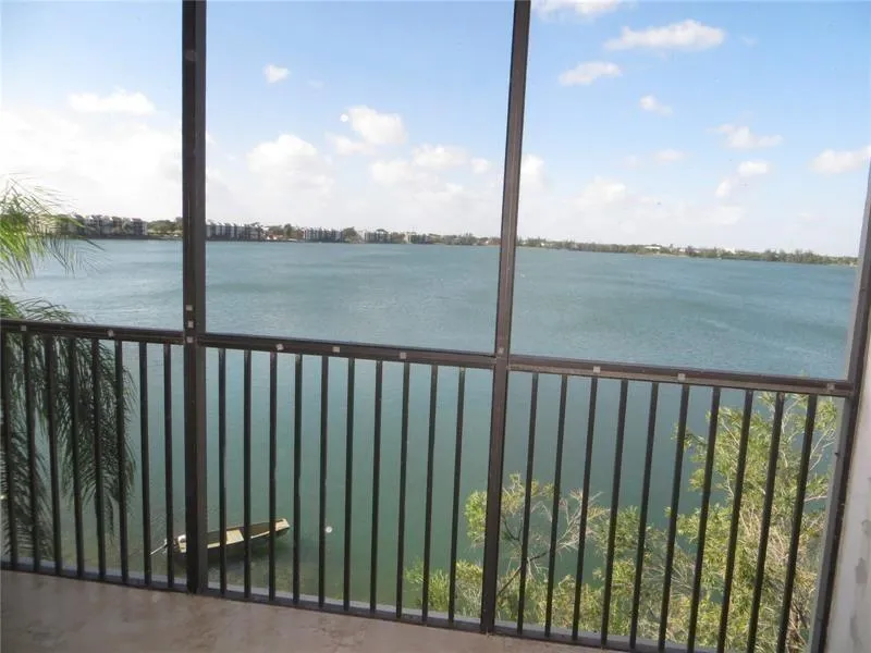 110 Lake Emerald Drive #409 Oakland Park, FL 33309