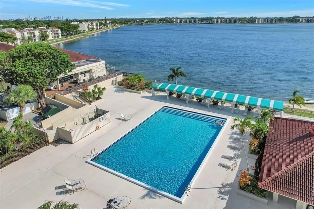 110 Lake Emerald Drive #409 Oakland Park, FL 33309