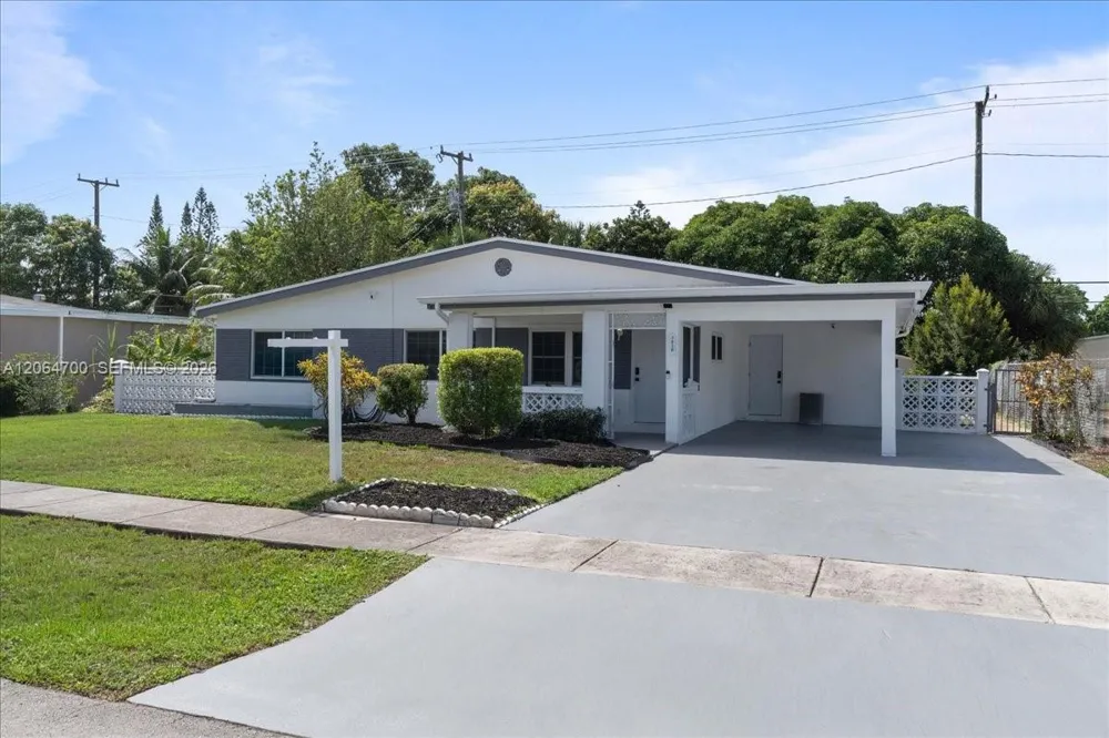 3820 NW 5th St Lauderhill, FL 33311