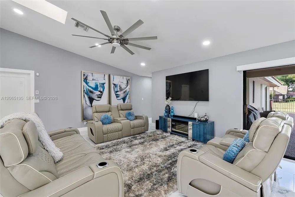 8551 NW 53rd Ct Coral Springs, FL 33067