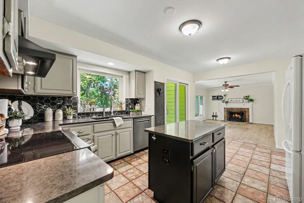 2557 Orbit Drive Orion Charter Township, MI 48360