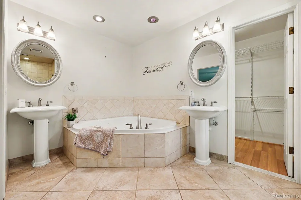 2557 Orbit Drive Orion Charter Township, MI 48360