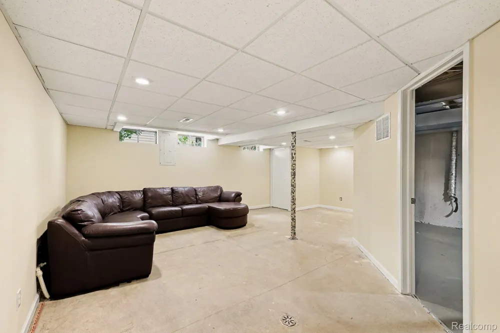 2557 Orbit Drive Orion Charter Township, MI 48360