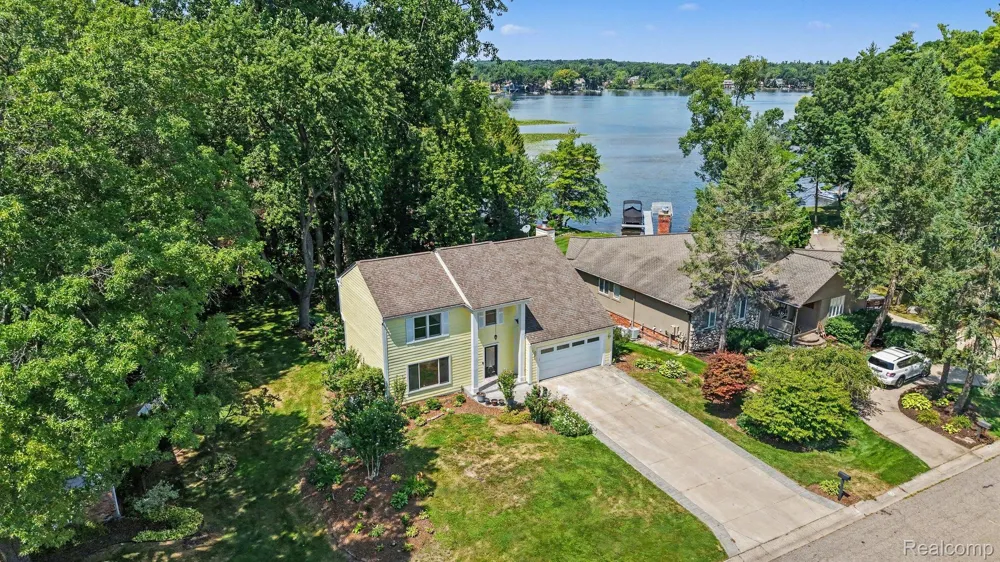 2557 Orbit Drive Orion Charter Township, MI 48360