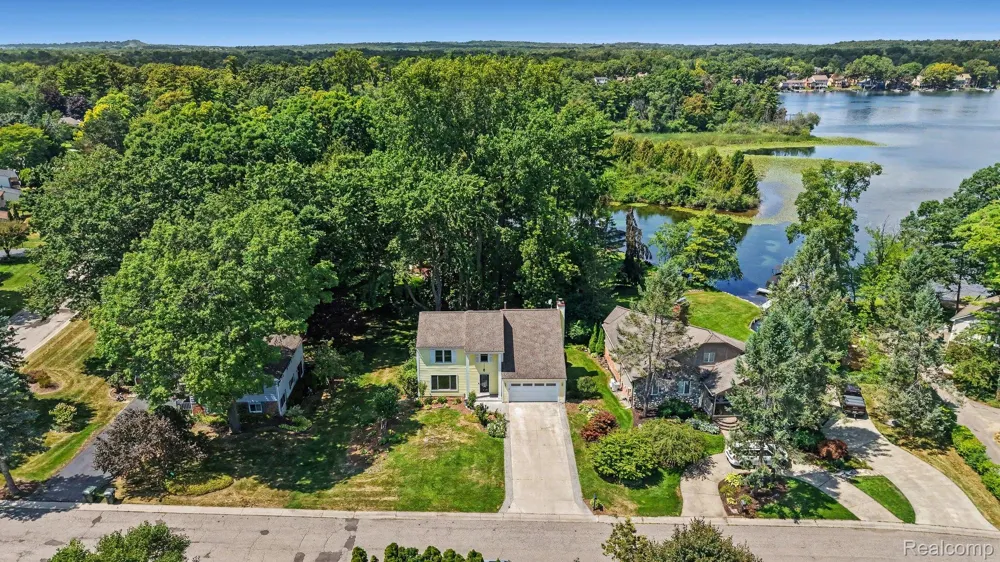 2557 Orbit Drive Orion Charter Township, MI 48360