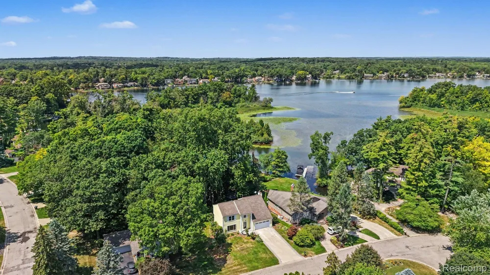 2557 Orbit Drive Orion Charter Township, MI 48360