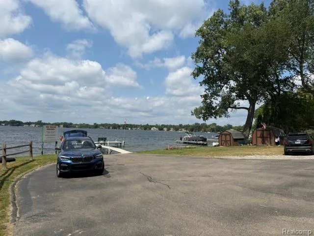 2557 Orbit Drive Orion Charter Township, MI 48360