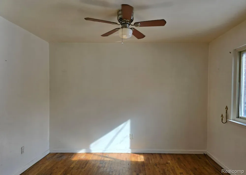 18251 Santa Ann Avenue Lathrup Village City, MI 48076