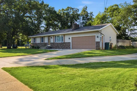1658 Woodside Road