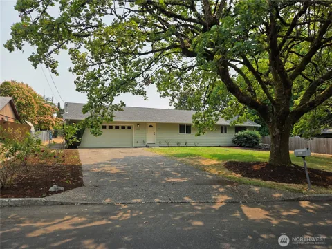1113 Manzanita Way