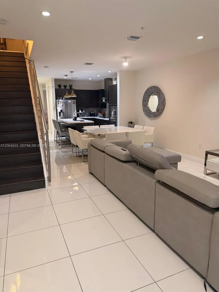 10220 NW 63rd Ter #205 Doral, FL 33178