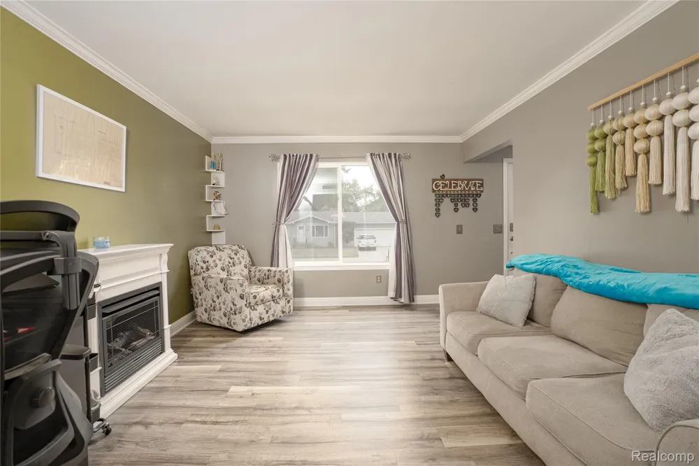 1558 Maddox Street West Bloomfield Charter Township, MI 48324
