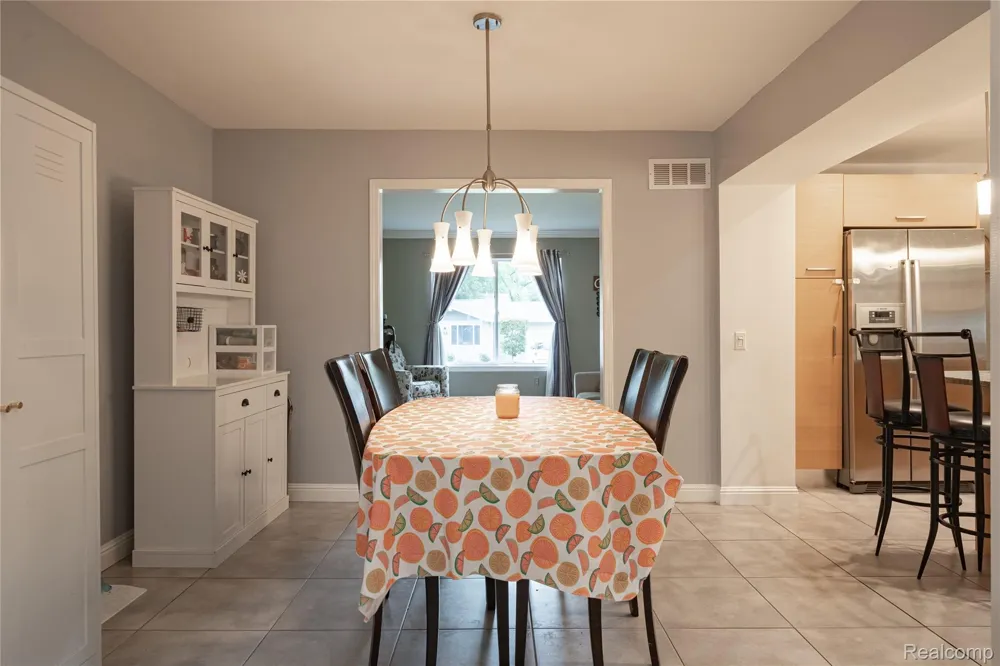 1558 Maddox Street West Bloomfield Charter Township, MI 48324