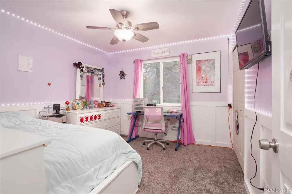 1558 Maddox Street West Bloomfield Charter Township, MI 48324
