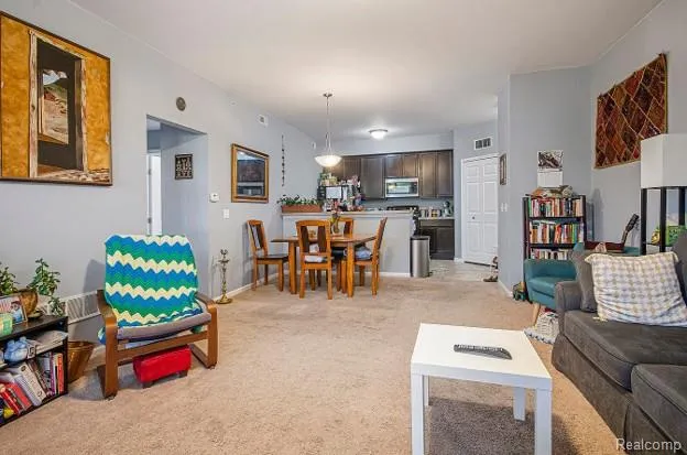1035 E Summerfield Glen Circle Scio Township, MI 48103