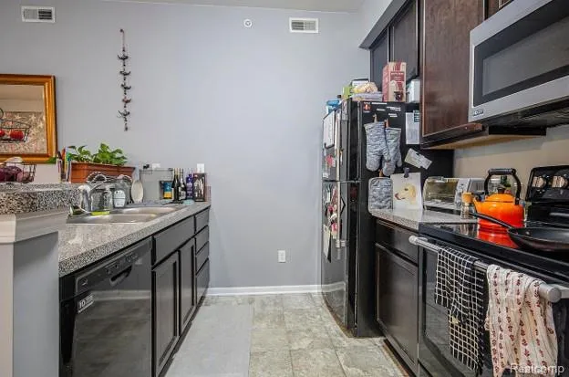 1035 E Summerfield Glen Circle Scio Township, MI 48103