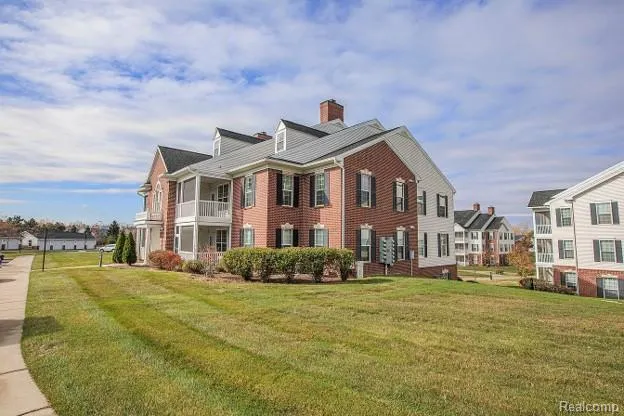 1035 E Summerfield Glen Circle Scio Township, MI 48103