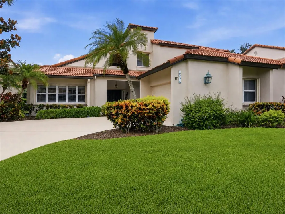 7596 CALLE FACIL Sarasota, FL 34238