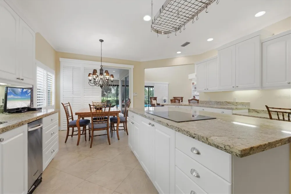 7596 CALLE FACIL Sarasota, FL 34238
