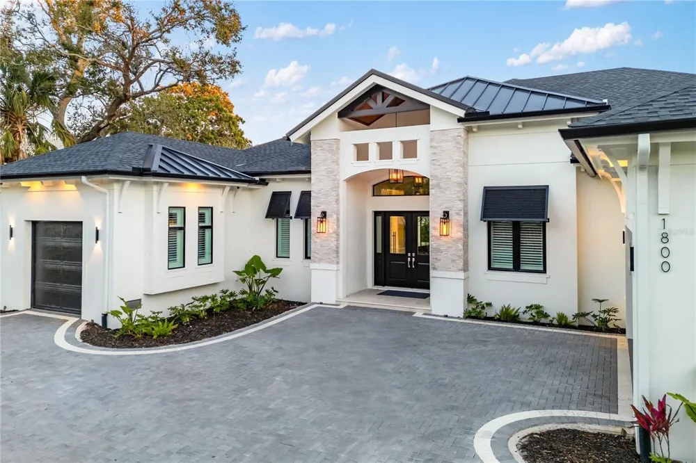 1800 WEBBER STREET Sarasota, FL 34239