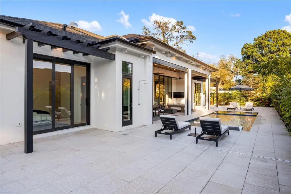 1800 WEBBER STREET Sarasota, FL 34239