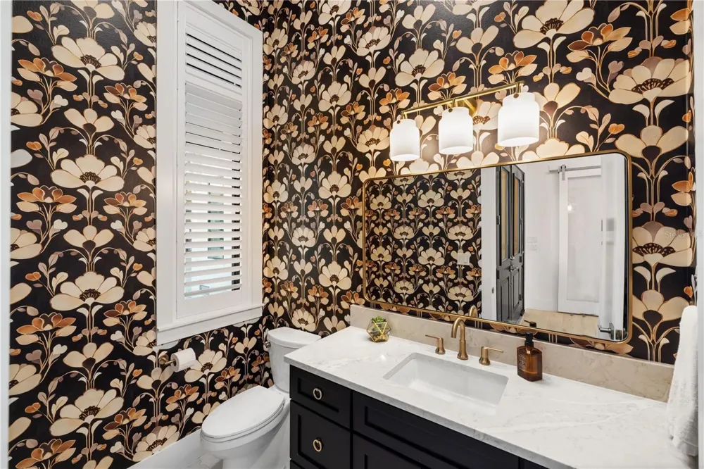 1800 WEBBER STREET Sarasota, FL 34239