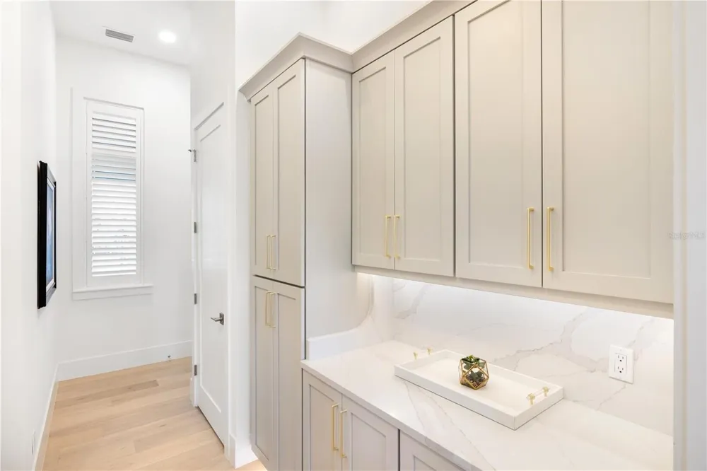 1800 WEBBER STREET Sarasota, FL 34239