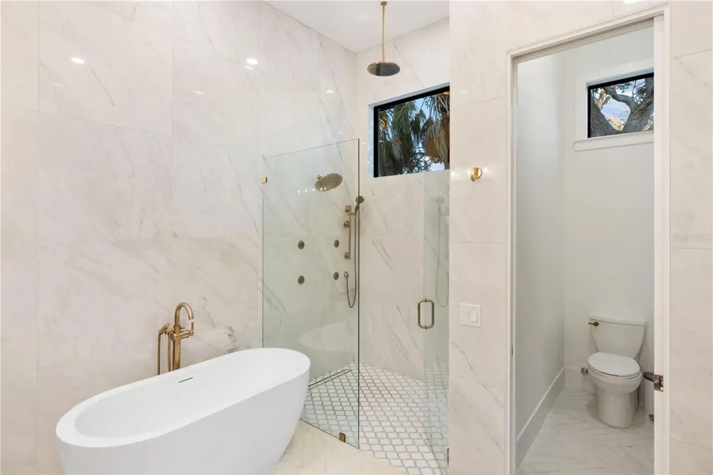 1800 WEBBER STREET Sarasota, FL 34239