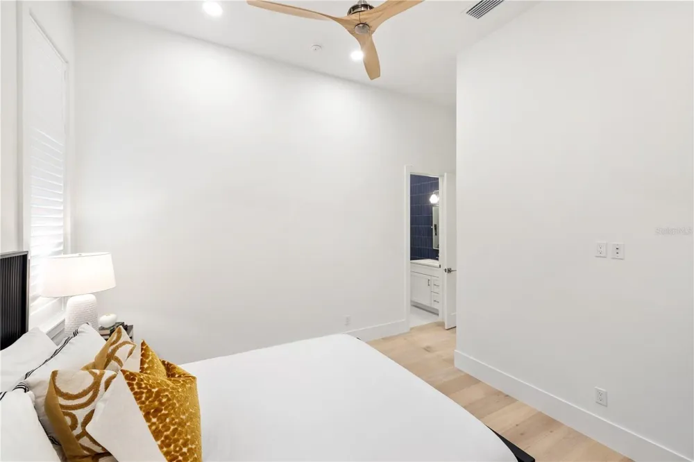 1800 WEBBER STREET Sarasota, FL 34239