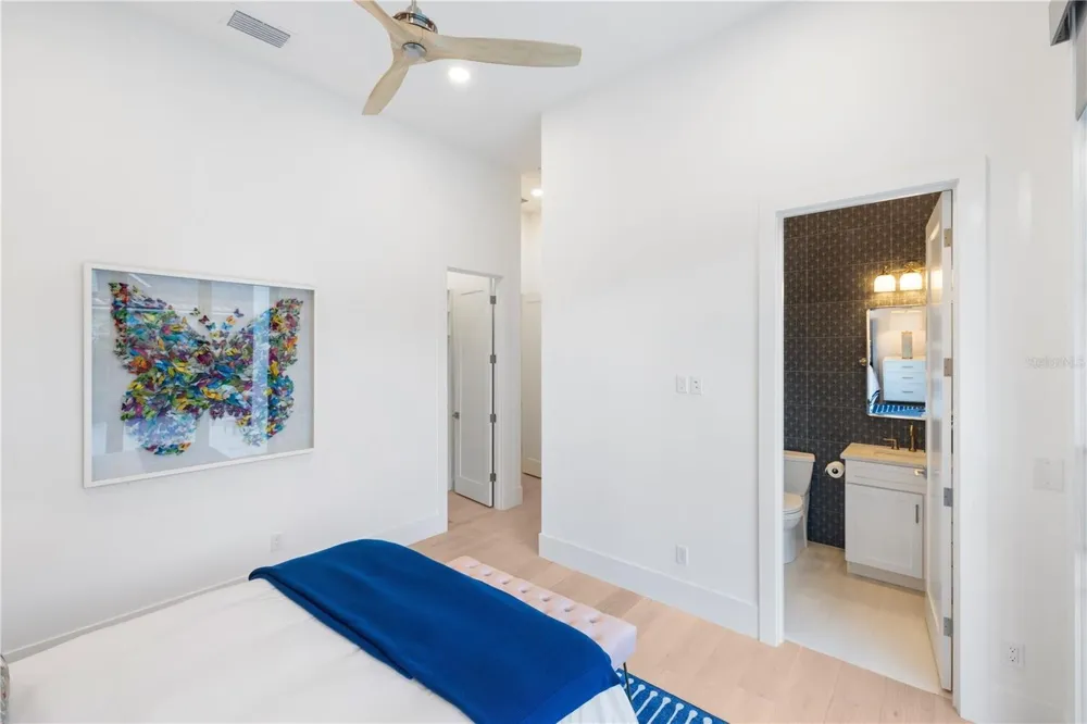 1800 WEBBER STREET Sarasota, FL 34239