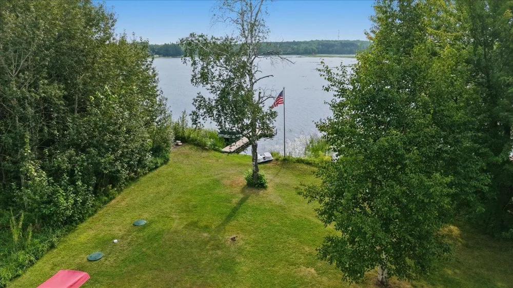 5226 E Lake Road Saginaw, MN 55779