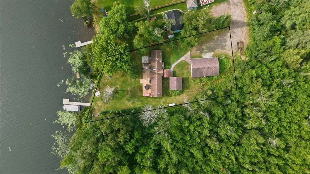 5226 E Lake Road Saginaw, MN 55779