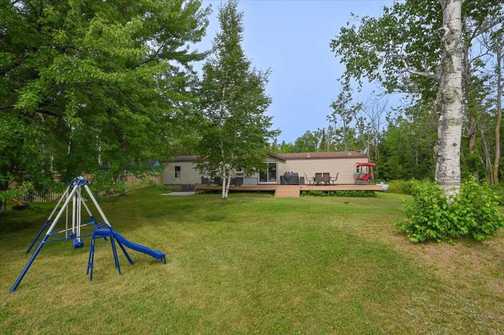 5226 E Lake Road Saginaw, MN 55779