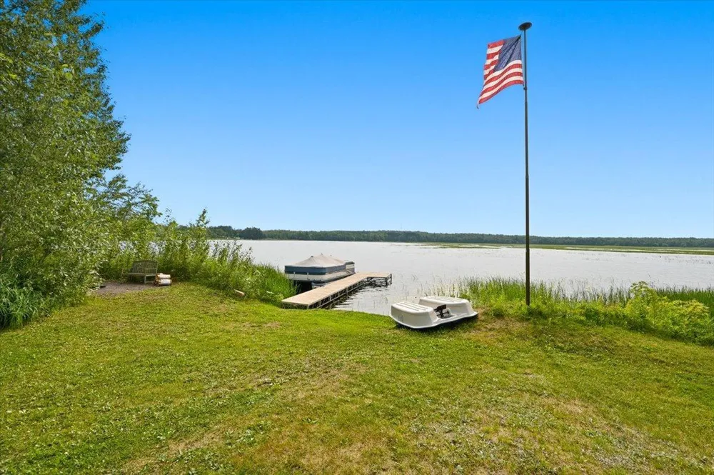 5226 E Lake Road Saginaw, MN 55779