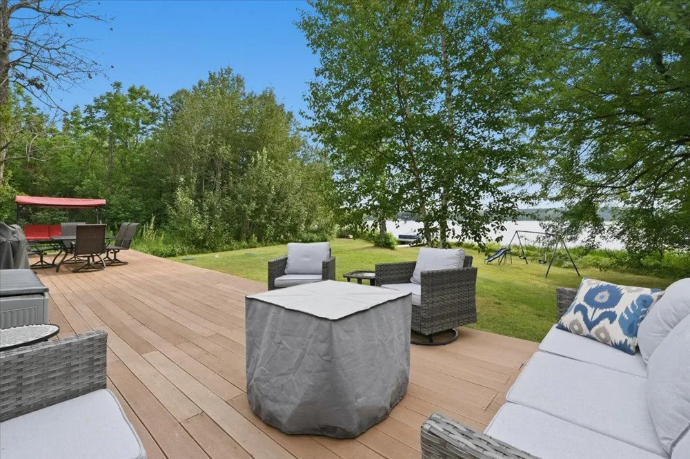 5226 E Lake Road Saginaw, MN 55779