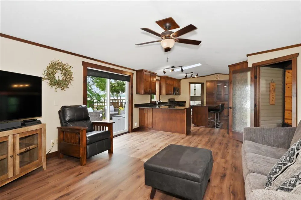 5226 E Lake Road Saginaw, MN 55779