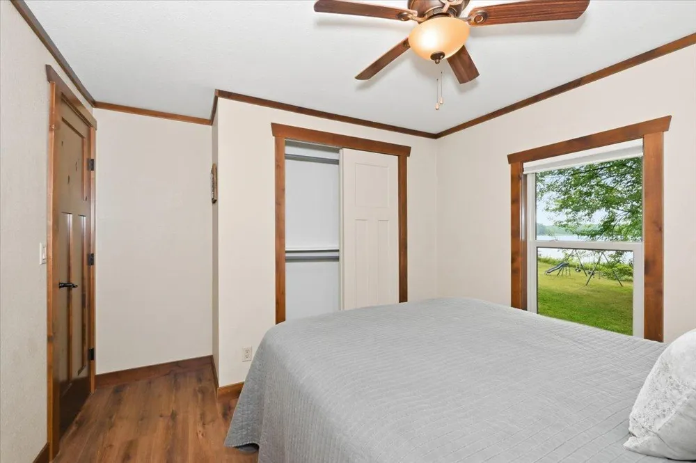 5226 E Lake Road Saginaw, MN 55779
