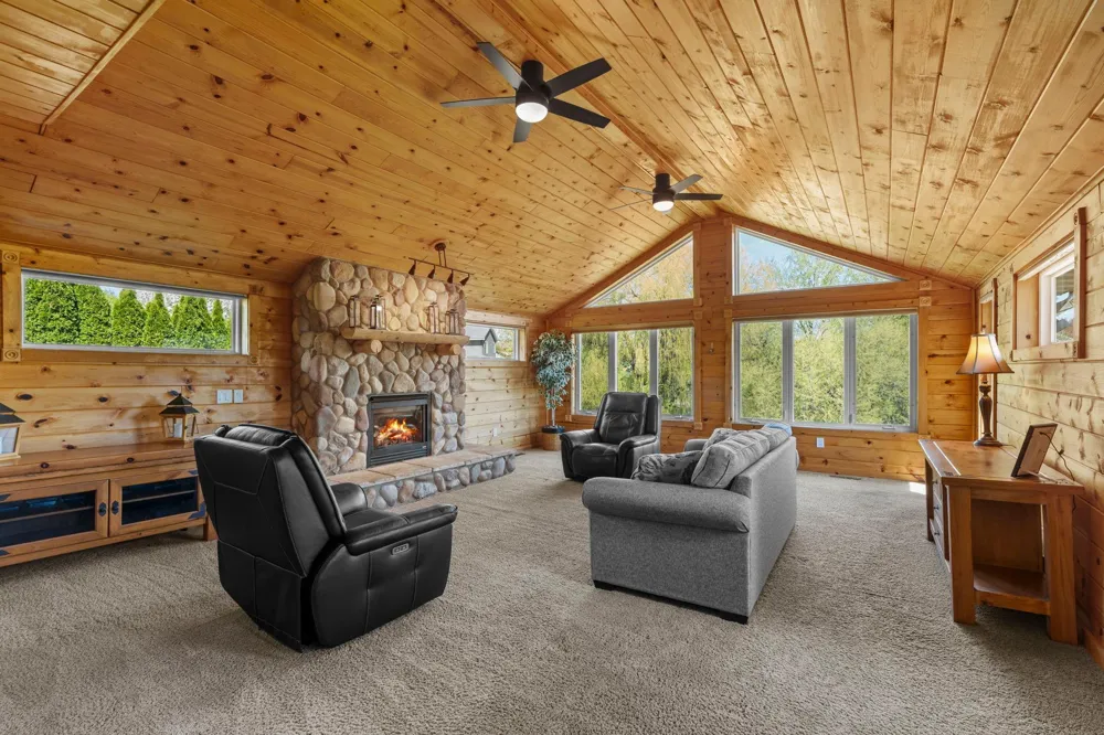 1839 Quebec Street Centerville, MN 55038