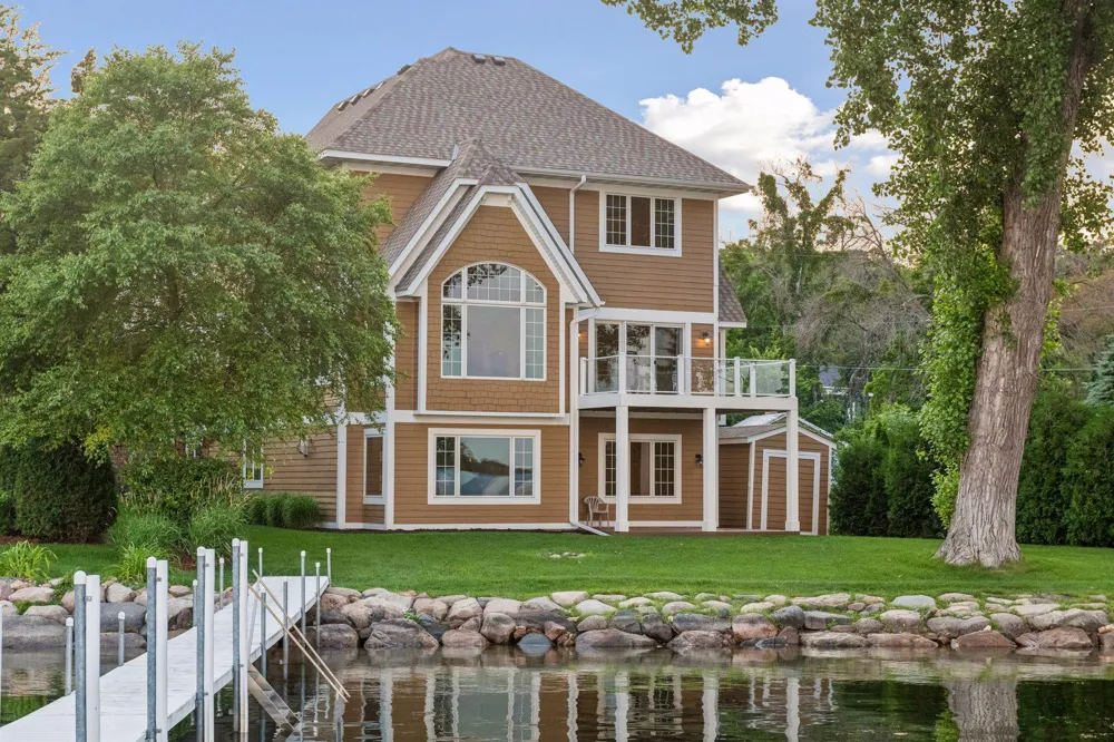 4531 Island View Drive Mound, MN 55364