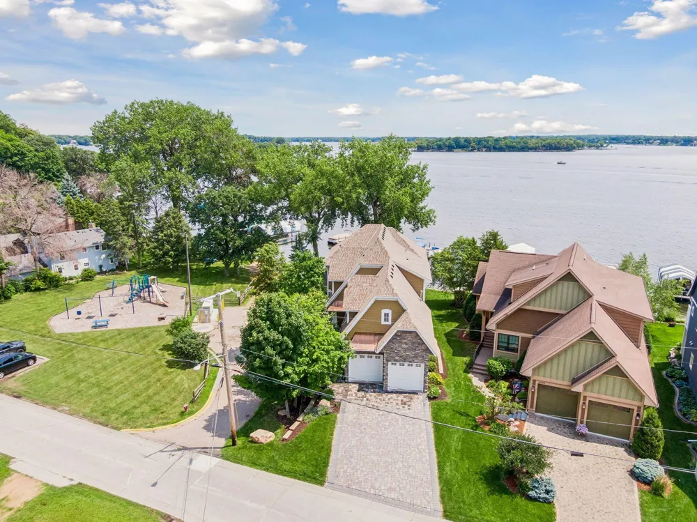 4531 Island View Drive Mound, MN 55364