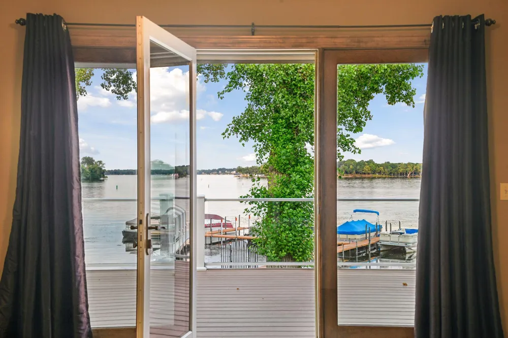 4531 Island View Drive Mound, MN 55364