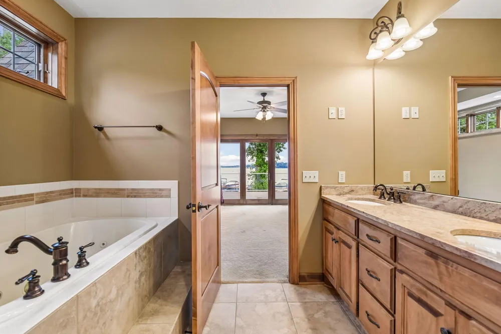 4531 Island View Drive Mound, MN 55364
