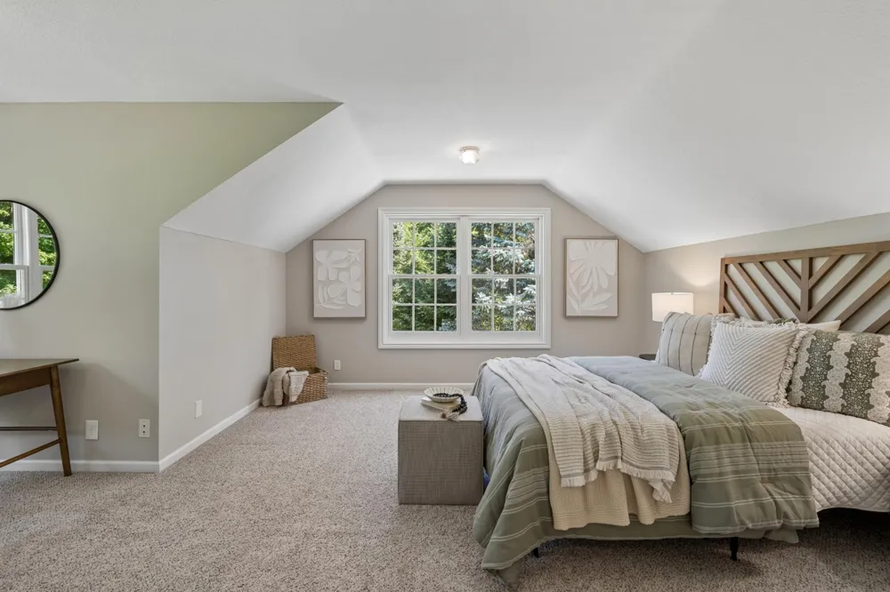 1015 W Cove Lane Minnetrista, MN 55364