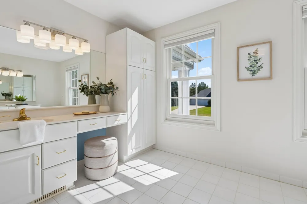 1015 W Cove Lane Minnetrista, MN 55364