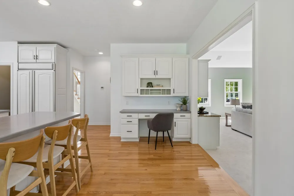 1015 W Cove Lane Minnetrista, MN 55364