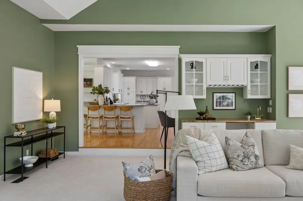 1015 W Cove Lane Minnetrista, MN 55364
